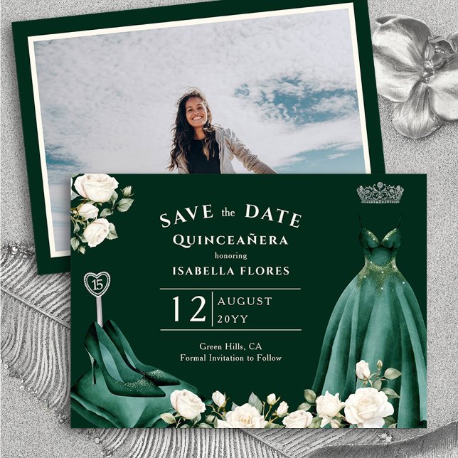 Reserva La Fecha Vestido Princesa y rosas blancas foto verde esmera (Quinceanera Save the Date from Princess Dress and Roses Quinceanera Collection by Darling & May)