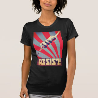 Resista la camisa de la propaganda