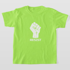 Resistir con puño - en camiseta blanca