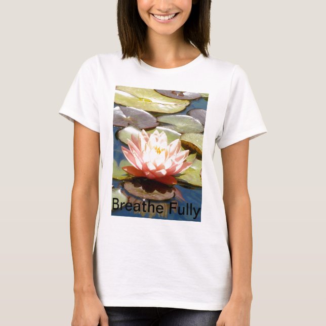 Respira la camiseta de Lotus totalmente rosa (Anverso)