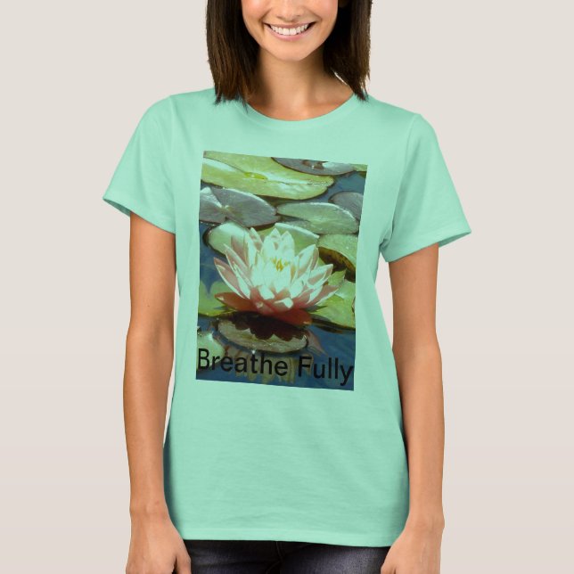 Respira la camiseta de Lotus totalmente rosa (Anverso)