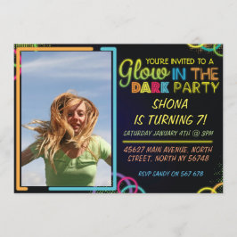 Resplandor en la invitación del cumpleaños de los