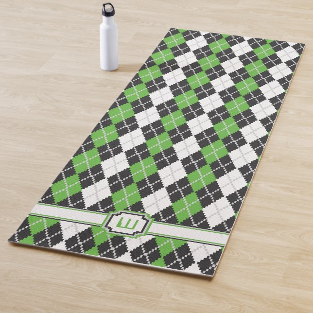 Retro Argyle Yoga Mat (In situ)