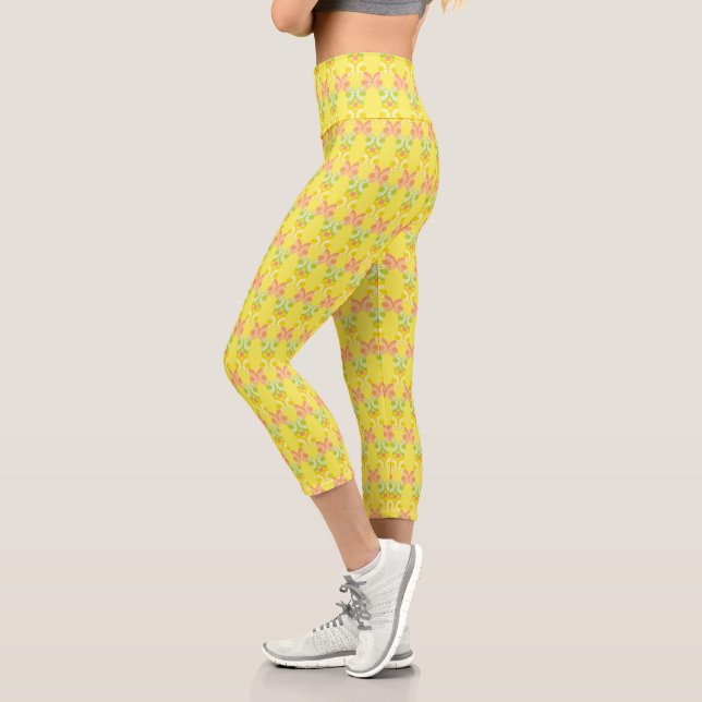 Retro Citrus High Waisted Capri Leggings (Izquierda)