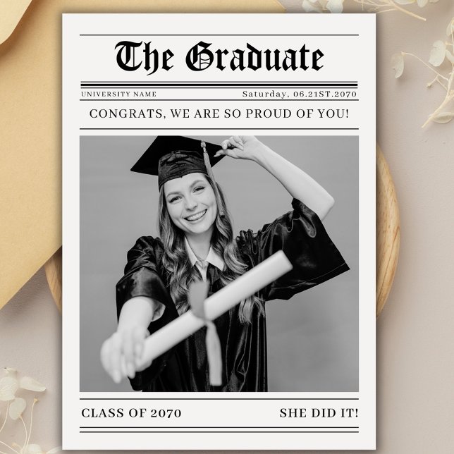 Retro Newspaper 2026 Graduation Photo Announcement (Subido por el creador)