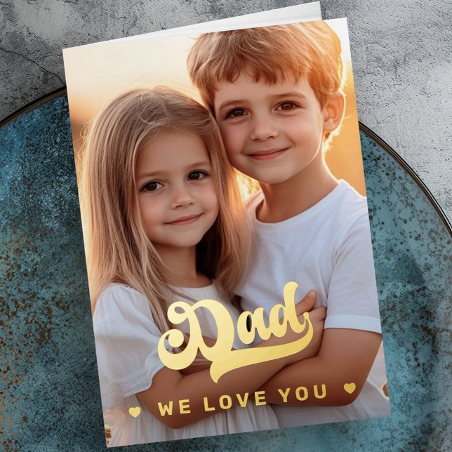 Retro papá te queremos foto corazones padres día (Retro dad we love you photo hearts fathers day foil greeting card)