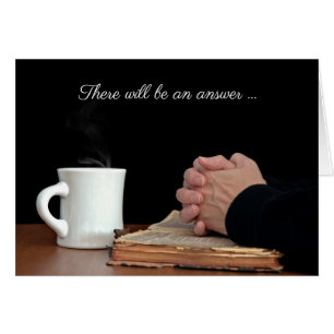 Rezando Las Manos En La Vieja Biblia