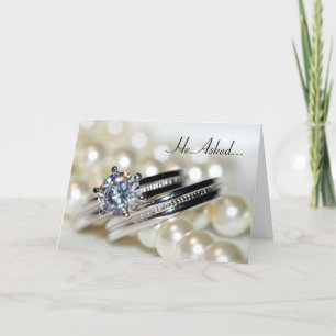 Rings and White Pearls Engagement Invitación