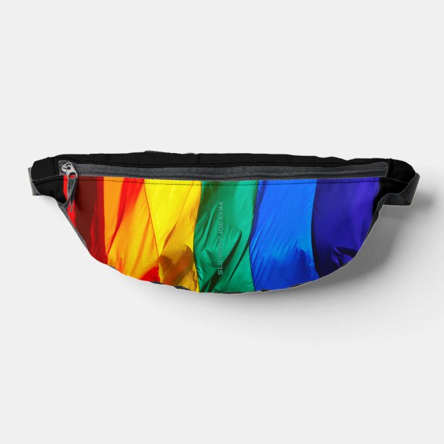 Riñoneras Bandera del orgullo gay de SlipperyJoe ondeando co (Distribución)