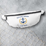 Riñoneras Bienvenida a bordo Nombre del barco Anchor Estrell<br><div class="desc">Paquetes personalizados con un ancla náutica diseñado por un personalizado, hojas de laurel de estilo dorado y una estrella dorada con "Welcome Aboard" y tu nombre o nombre de barco. Este diseño está en tonos azul marino y dorado en blanco o edita el diseño y cambia fácilmente la bolsa de...</div>