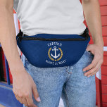 Riñoneras Capitán Nombre Barco Estrella Náutica Laurel de Or<br><div class="desc">Una bolsa de patatas para patas o bolsos de viaje personalizados con temática náutica para mantener tus objetos personales seguros. Este diseño único cuenta con un ancla náutica, hojas de laurel de estilo dorado y una estrella dorada con su clasificación editable Capitán u otro título y Su nombre personalizado, nombre...</div>