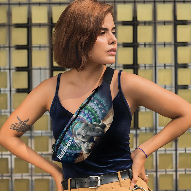 Riñoneras Elefante Adorable frente a un fondo de Mandala (Subido por el creador)