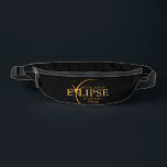 Riñoneras Estado Personalizado moderno 2024 Eclipse solar to<br><div class="desc">Presentamos nuestra moderna camiseta Personalizado Eclipse Solar Total 2024 Texas Black & Gold, una elegante pieza conmemorativa para este extraño evento celestial. esta camiseta captura la elegancia y emoción del eclipse solar total. Con el año 2024 exhibido con audacia, junto con la ubicación de Texas, sirve como un recuerdo atemporal...</div>