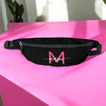 Riñoneras Guión del Chica del nombre del monograma negro ros<br><div class="desc">Añade un toque de color a tu ropa con nuestro Paquete de Fanny Chica del Monograma Rosado Caliente! Con un vibrante diseño rosa rosado caliente, este paquete de patatas se personaliza con su nombre en un elegante tipo de letra para un toque personalizado. Perfecto para llevar lo esencial mientras mantiene...</div>
