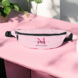 Riñoneras Guión del Chica del nombre del monograma rosa cali<br><div class="desc">Añade un toque de color a tu ropa con nuestro Paquete de Fanny Chica del Monograma Rosado Caliente! Con un vibrante diseño rosa rosado caliente, este paquete de patatas se personaliza con su nombre en un elegante tipo de letra para un toque personalizado. Perfecto para llevar lo esencial mientras mantiene...</div>