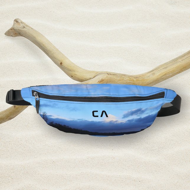 Riñoneras Monograma fotográfico sobre el lago azul (Blue Hour Lake Monogram Wanderlust Your Photo Fanny Pack ©Susanne Sachers - Sunny Wanderlust 🌞✈️)