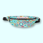 Riñoneras Patrón de punto de Groovy Retro<br><div class="desc">Este elegante paquete fanny incluye un funky patrón de puntos retro en colores vivos y su nombre en la parte superior. La bolsa tiene una correa de cintura negra ajustable, un cierre de cremallera y mide 14, 5" x 6". Divisor de malla, tres portatarjetas y un bolsillo interno con cremallera...</div>
