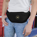 Riñoneras Personalizado Black Gold Monogramado Guay Waist Cr<br><div class="desc">Crea tu propio personalizado, monograma de imitación de oro / tipografía personalizada y moderno monogramado en negro y duradero polímero de poliéster, correa ajustable de la cruz de la cintura negra, hombres mujeres viajan con maleta de la ciudad, con cierre de cremallera correspondiente, y dentro, un divisor de malla, tres...</div>