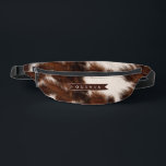 Riñoneras Personalized Cow Print Cowgirl Western Style Gift<br><div class="desc">There is something timeless and effortlessly cool about cow print. It seems fun, fashionable, and a touch daring because it combines rustic charm with contemporary design. This personalized cow print collection was created for people who love western inspired aesthetics, cozy country vibes, and designs that feel both trendy and personal....</div>