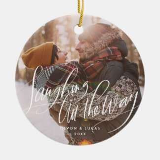 Risa hasta el final del ornamento del día de