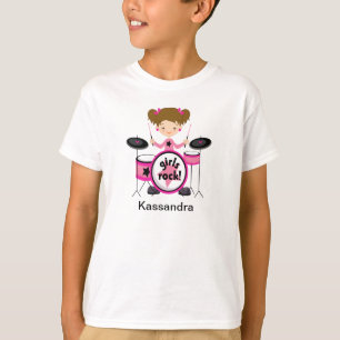 Roca de los chicas en la camisa de los tambores