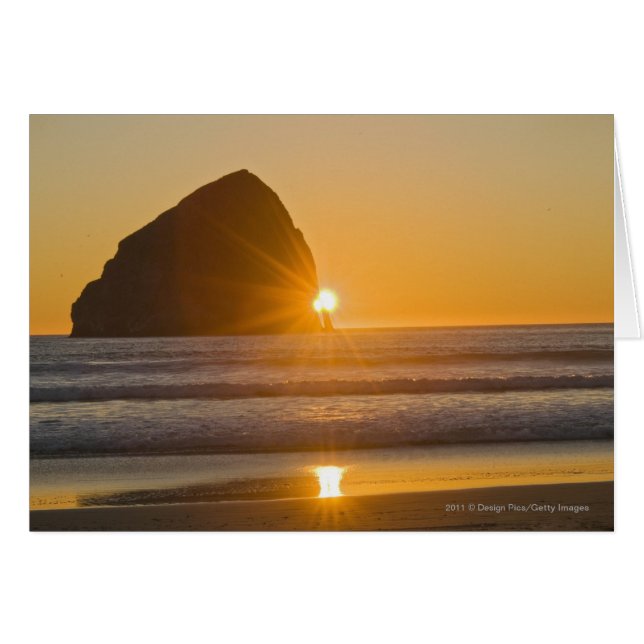 Roca De Sunburst Y Haystack En El Cabo De Kiwanda (Anverso (Horizontal))