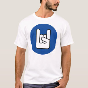 roca en la camisa del azul de la mano de la roca