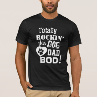 Rockin total en esta camiseta de papá perro