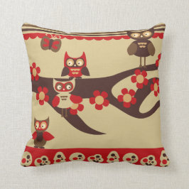 Rojo y almohada de los búhos de Brown