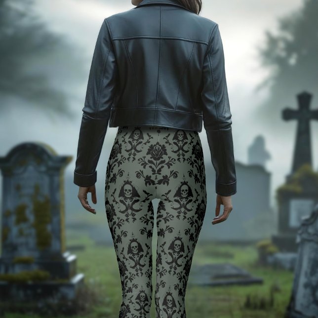 Romántico Calavera y Rosa Damask Leggings (Dark and moody gothic skull and rose damask pattern leggings for times when you need them)