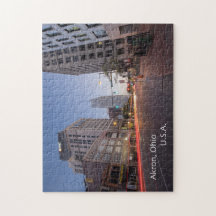 Rompecabezas de Akron, Ohio con la caja de regalo