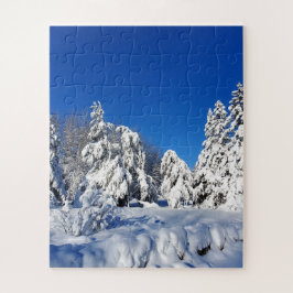Rompecabezas de árboles cubiertos de nieve en invi