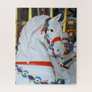 Rompecabezas del caballo de carrusel blanco