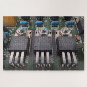 Rompecabezas del circuito del transistor