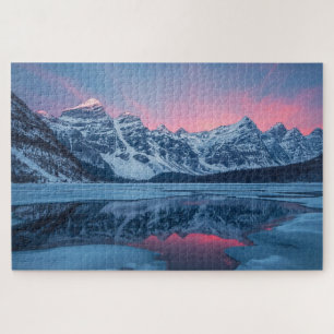 Rompecabezas del lago de la montaña nevada
