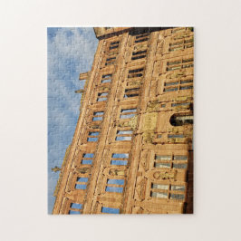 Rompecabezas del muro del palacio iluminado por el