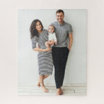 Rompecabezas fotográfico de familia vertical perso<br><div class="desc">Añada un giro único a la diversión de la familia con este rompecabezas de fotos de la familia personalizado.</div>