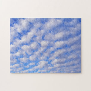 Rompecabezas nublado del cielo azul