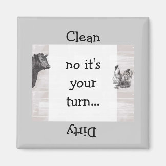 Roogue de vaca divertido en el campo Imán del Lava