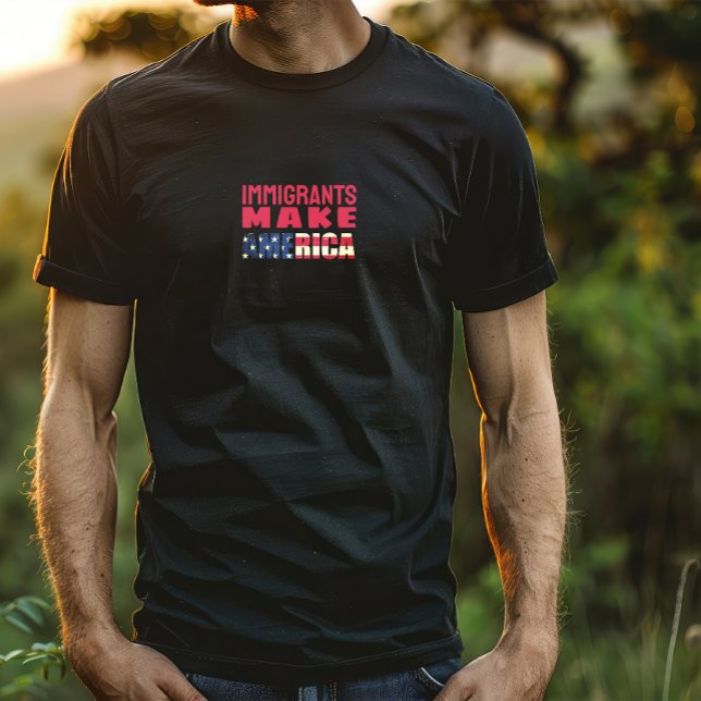 Ropa anti-Trump de protesta camiseta (This T-shirt boldly opposes Donald Trump's immigration policies.)