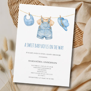 Ropa de bebé niño dulce en tendedero Invitación pa