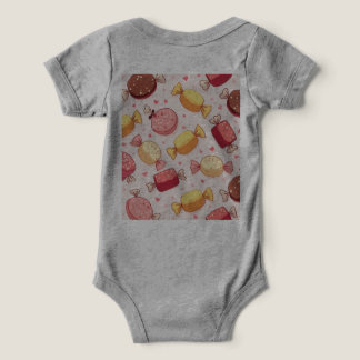 ropa dulce de bebé de caramelo