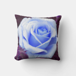 Rosa azul pálido almohada de lanzamiento