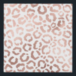 Rosa de moda Leopardo de oro Impresión de animales<br><div class="desc">Este elegante diseño de moda es perfecto para la moderna moda. Tiene una impresión falsa de un animal de safari de leopardo y chita de rosa dorado sobre un simple fondo blanco. ¡Es bonito, linda y de moda! ***NOTA DE DISEÑO IMPORTANTE: Para cualquier solicitud de diseño personalizado, como solicitudes de...</div>