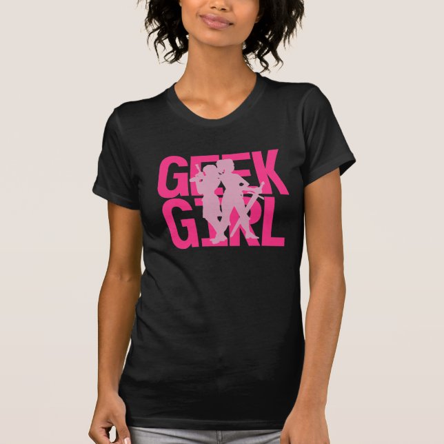 Rosa del chica del friki en camiseta negra (Anverso)