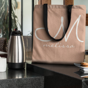 Rosa medio polvoriento con la bolsa con su nombre