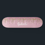 Rosa Purpurina Skateboard con nombre<br><div class="desc">Personaliza fácilmente esta cubierta de patinaje purpurina rosa personalizado. Haz que este skateboard sea tu propio agregando tu texto. Para acceder a las herramientas de edición avanzadas, vaya a "Personalizar esta plantilla" y haga clic en "Detalles", desplácese hacia abajo y presione el enlace "clic para más personalizares". Ideal para cualquier...</div>