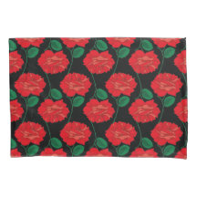 Rosa roja sobre la funda negra