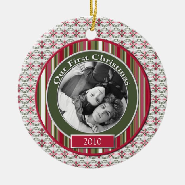 Rosa y Verde Nuestro primer ornamento navideño (Frente)