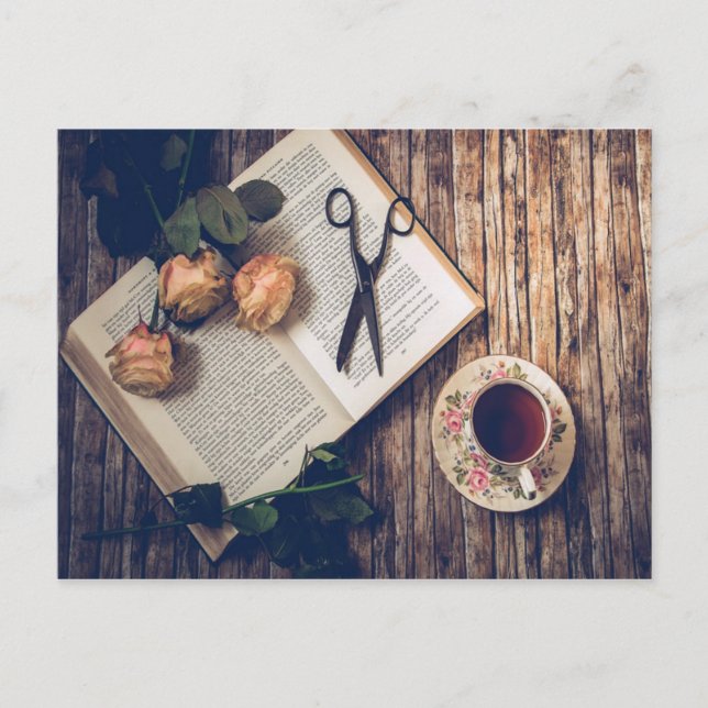 Rosas de libros románticos de ensueño postales de  (Anverso)